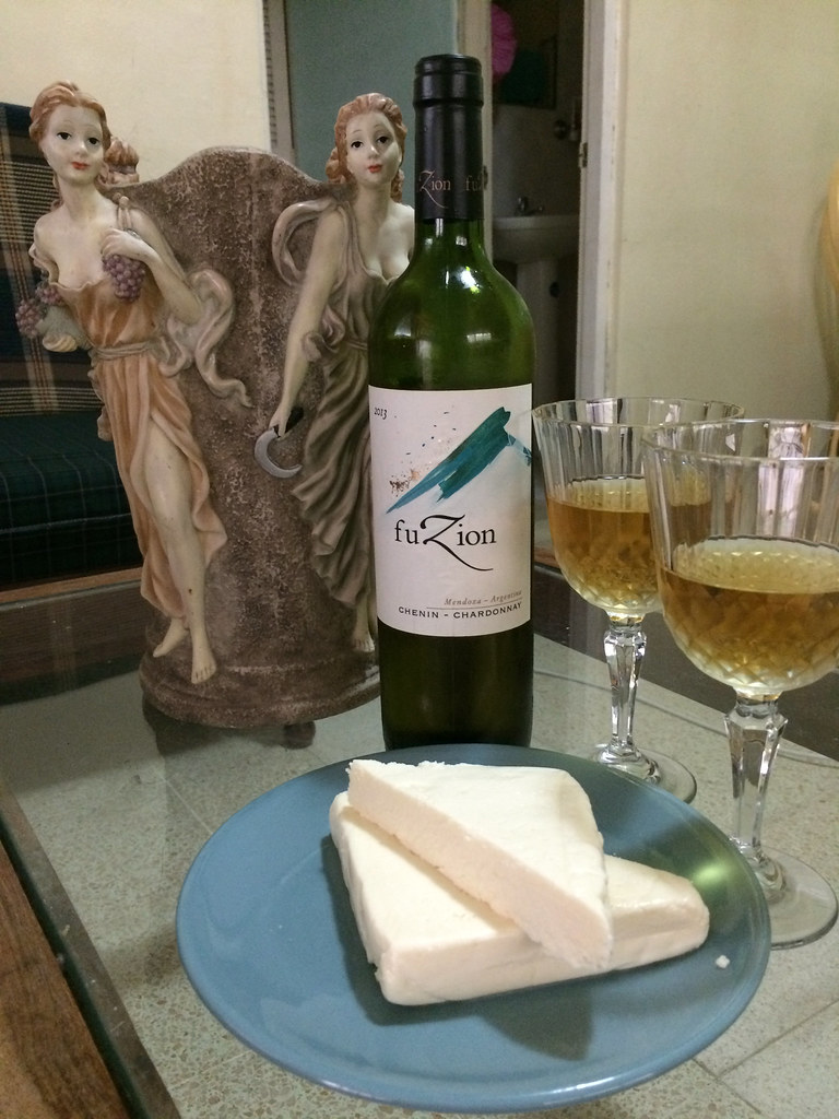 Fuzion Chenin Blanc/Chardonnay and Quesos Deleite