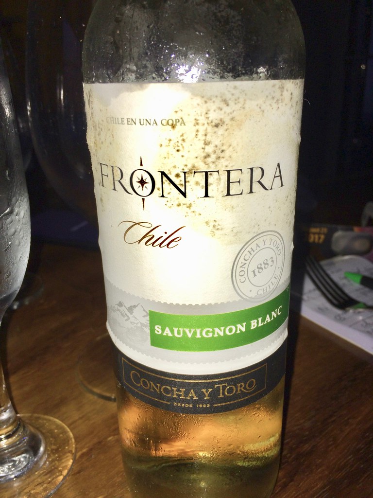 Frontera Sauvignon Blanc by Concha y Toro