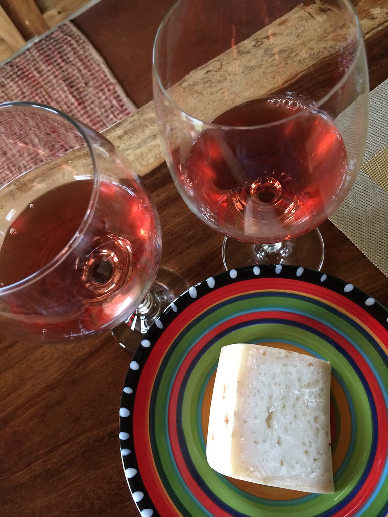 Undurraga Rosé and Monte Azul Campestre cheese 2