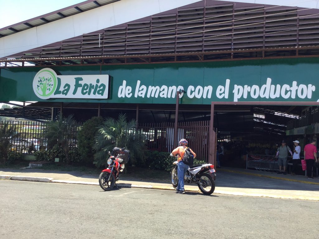 La Feria farmer's market in Perez Zeledon, CR